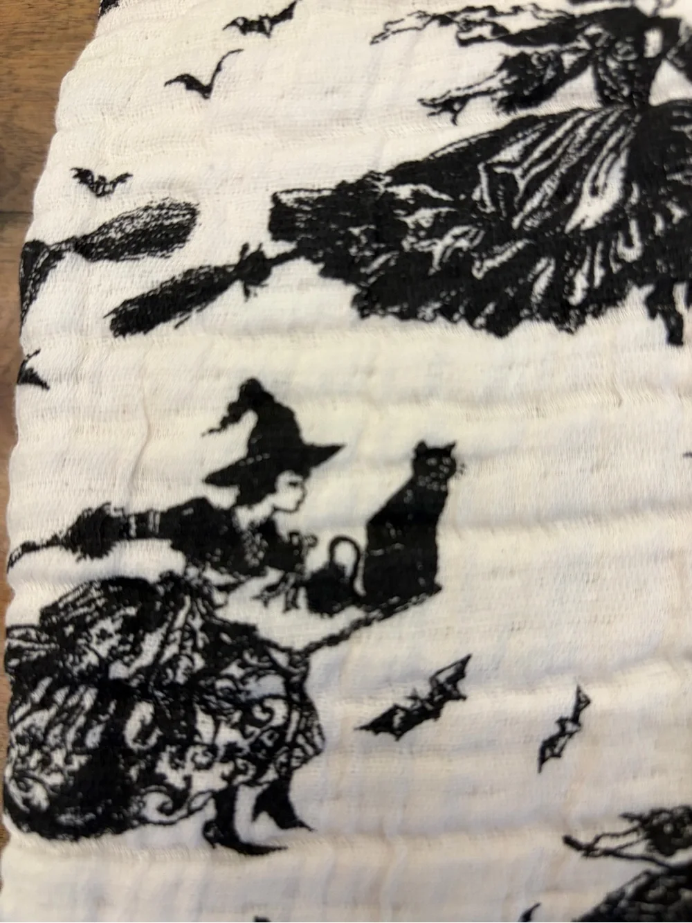 Halloween Towels (3) 👗GLAM Witches On Broomsticks 🧹 Bats 🐈‍⬛ Black Cat NWT